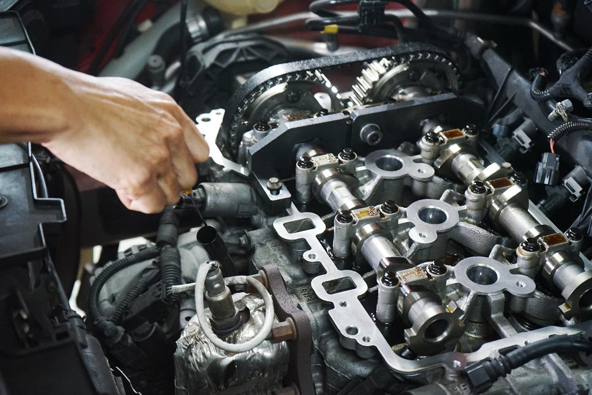 affordable car engine oil leak repair services.