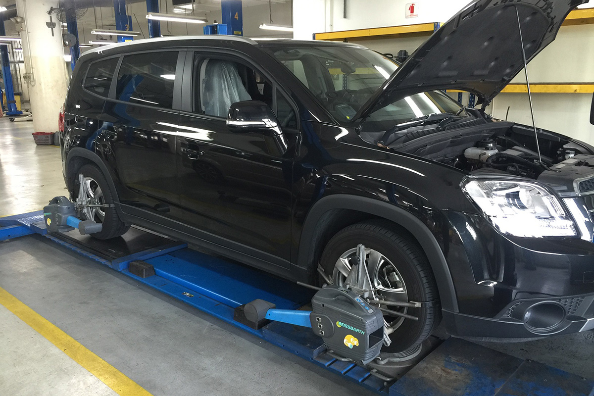 affordable car wheel alignment and balancing workshop services.