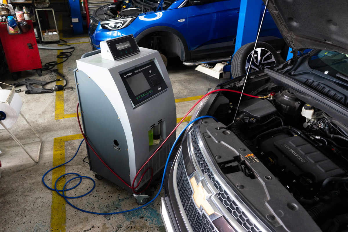 car air conditioning ac servicing and repair.