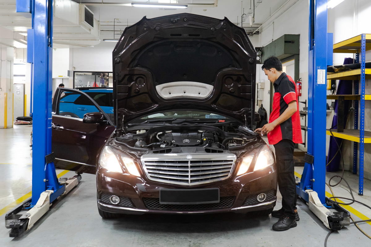 car servicing and repair workshop automotive mechanic garage services.