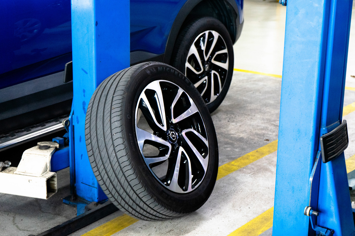 car tyre puncture repair or replacement auto workshop services.