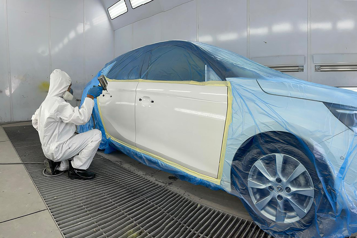 full and partial car spray painting and respray auto workshop services.